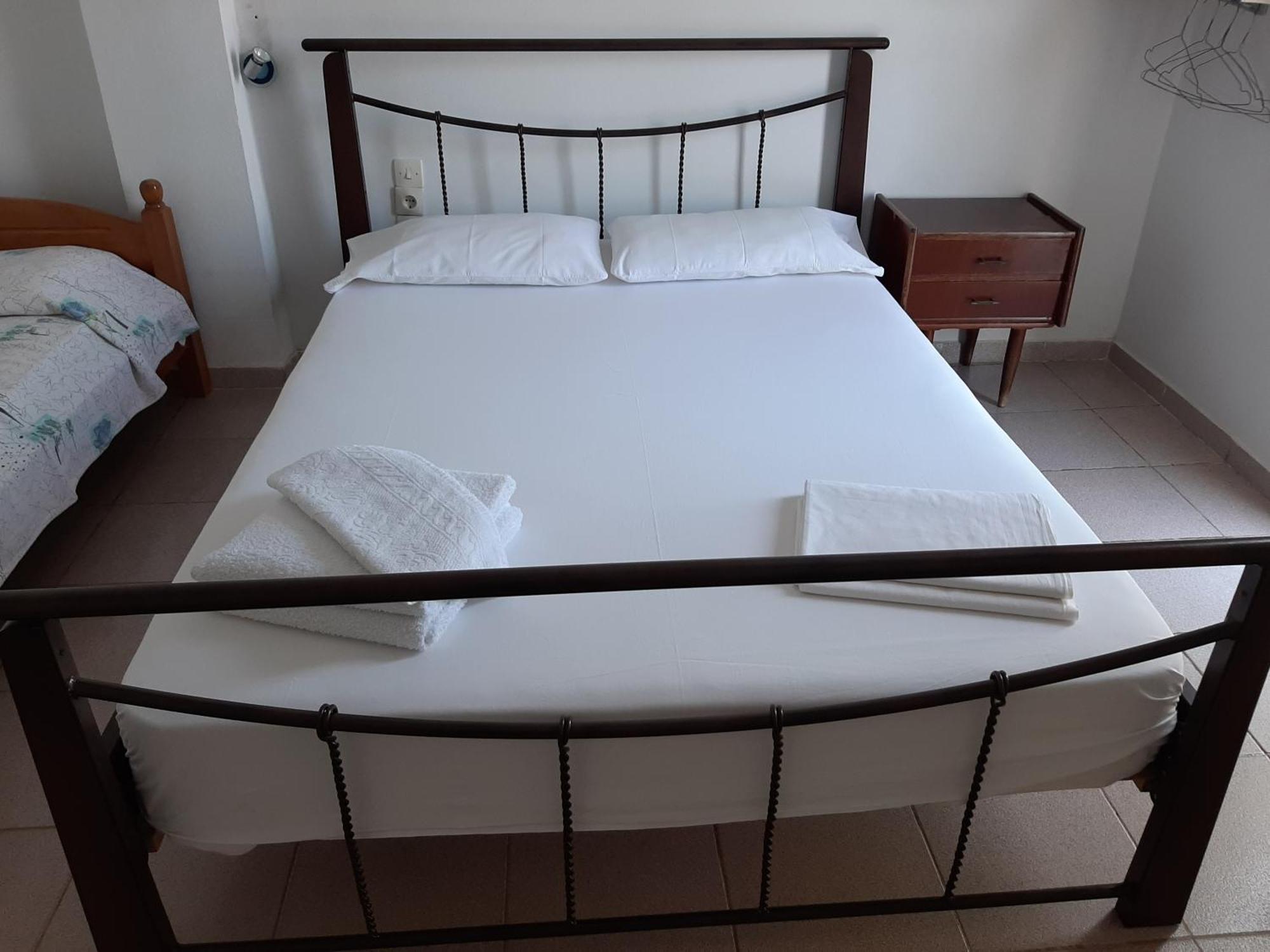 Valentina Rooms Qeparo Phòng bức ảnh